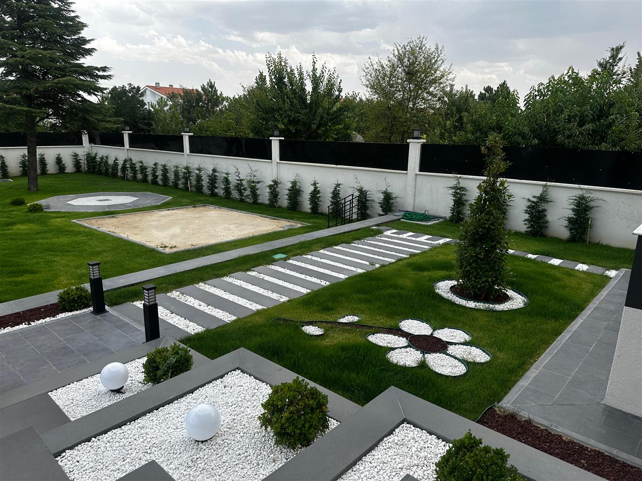 Villa bahçesi bitkilendirme uygulaması
